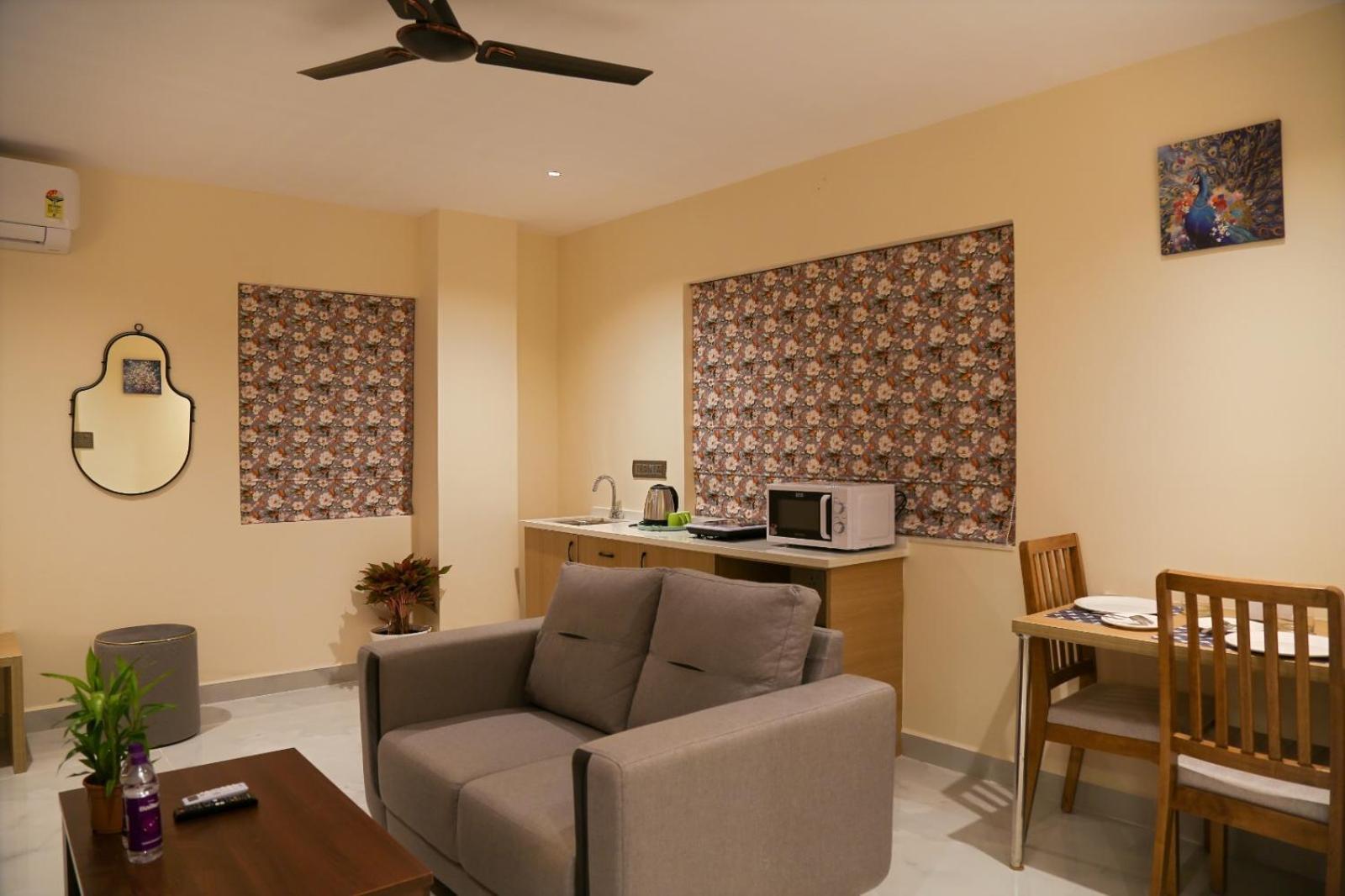 Lumis Studio Apartment Хайдарабад Экстерьер фото